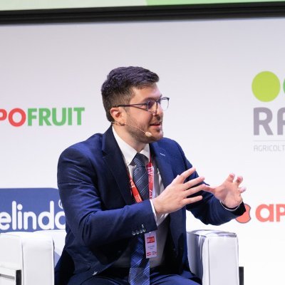 Data & AI Product Leader | Scaling SaaS & data-driven solutions | Driving insights, engagement & growth through innovation | Agile & customer-focused
