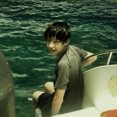 ami954360788152's profile picture. 