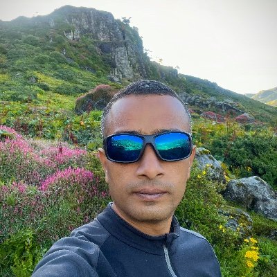 sunilpawar_x's profile picture. 