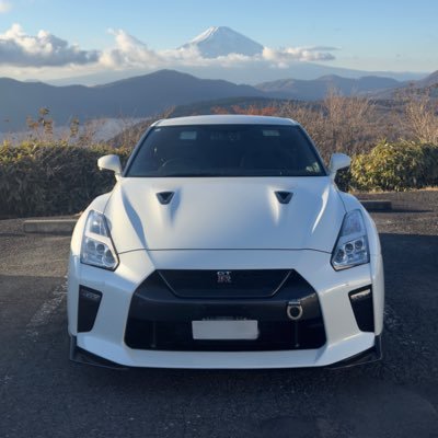 🚗NISSAN R35 GT-R MY17 & 🚗LEXUS RX450h ーーーーーーー車、ツーリング、旅行、美味しいもの、大好きです!!GT-R好きな方、車好きな方、フォローして頂けると嬉しいです😁 しょうもないこともつぶやきますが、よろしくお願いします!Instagramもやってます👍