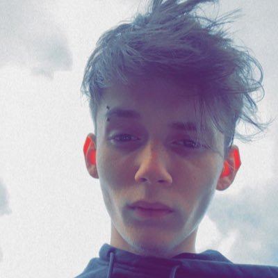 braydenlambertt's profile picture. leader of team hostile/icy cod player/sticky aim/shot caller