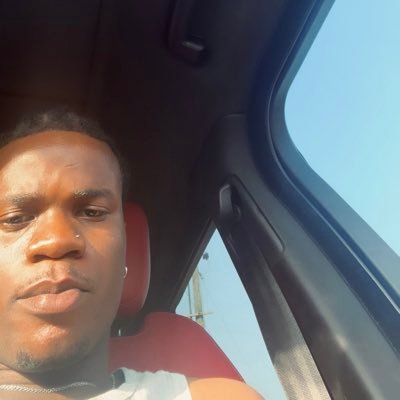 tosinonthis's profile picture. 