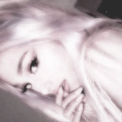 lana , ari , melanie , and doja's most devoted defender . . . 💭
priv: @chasingkhia