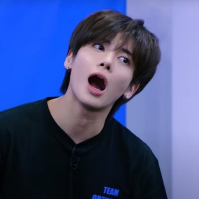 รักพี่จินมาก🌕 รักบีทีเอสที่สุด💣 รักทีเร้กมากๆ🦖 '//มีใครคนหนึ่งหายเข้าไปอยู่ในความทรงจำตลอดกาล