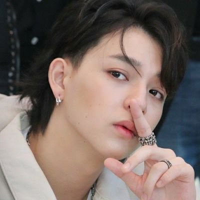 evanielly_sousa's profile picture. Army 💜 
Stay 🌟
Blzeira 🫶
Sope utted 👑