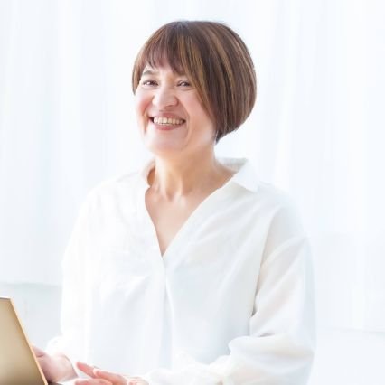 私自身が20年近く様々な心や身体の痛みに悩み苦しんだ経験がある!腰痛・姿勢改善アドバイザー/継続サポート受講生10人中9人が体の悩みから解放♪バツイチ☆自閉症の20歳の娘と弁膜症の愛犬と絶賛共同生活中☆