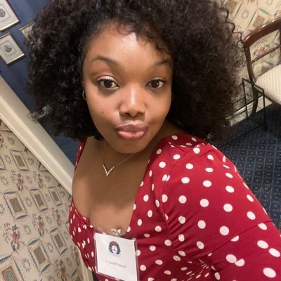 HoneyyGoddess's profile picture. Food & Air Therapist. All you need is a lil’ bit...