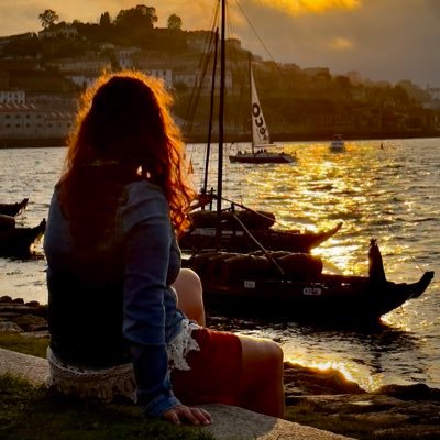 Iratxe_Celis's profile picture. Frente a un🎙desde 1999. Me gusta la gente que toca y no rompe; quien deja huella, no cicatrices.