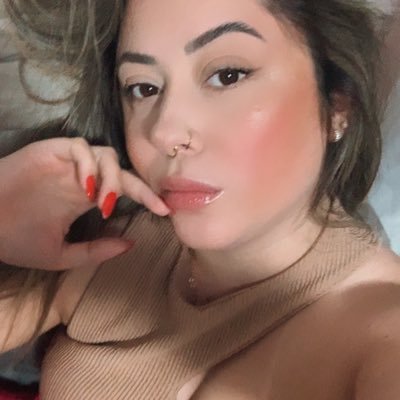 insta: @_gabi_domingues estudante de direito e concurseira, futura empresária e desse jeito vamos !!