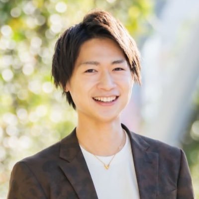 起業6年目|フルオーダーメイドスーツ事業(10万円〜)|導入したら利益100%増やす業務削減AI研修(助成金活用可能)| SNS研修toB toC | YouTube3万 |TikTok19万|Instagram1.8万 |Barオーナー|採寸希望社はDMください|新潟住み