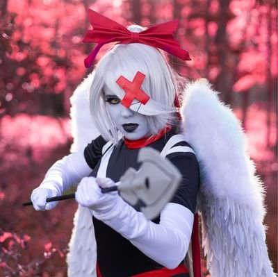 Cosplayer & Game Developer - Raleigh, NC 🎀🎮
I like farming games a normal amount 🐄