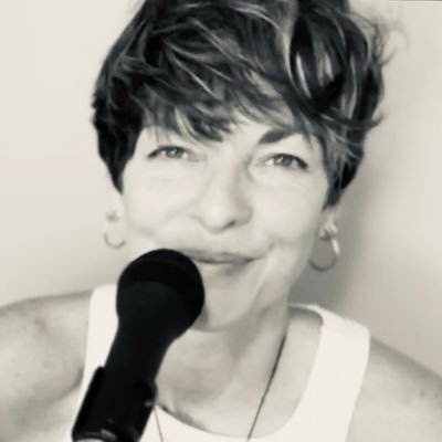 Singer/Songwriter/ Intuitive, Channeled Messages / Tarot