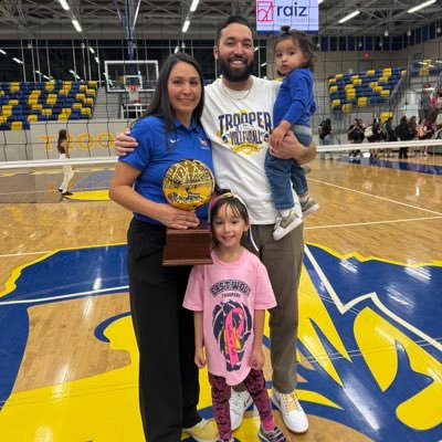 Physical Education Teacher 👩🏫 Varsity Volleyball Coach @Eastwood HS 🏐 UTEP Alumni 🏐 ‘10