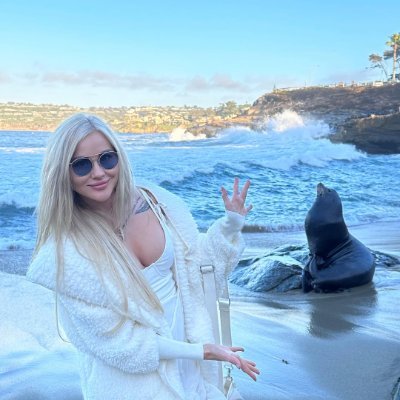 ArianaSzlachta's profile picture. Just a single mother who loves America and supports Trump
I hope to meet like-minded people here to share, communicate and learn together