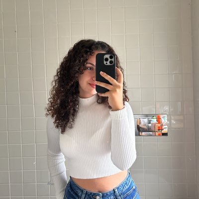 diana_pereiira's profile picture. Aveiro | 22| ulht-psicologia