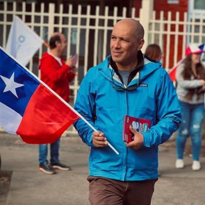 Emprendedor 100%, Patriota, Sureño, Güeno pal asado con los amigos, anticomunista, defensor de la Familia y creo en la Libertad 🇨🇱