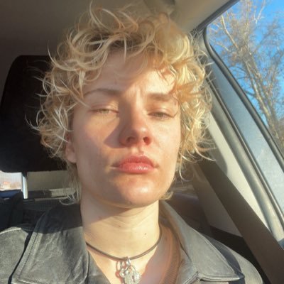 misstrsandrist's profile picture. they/them
