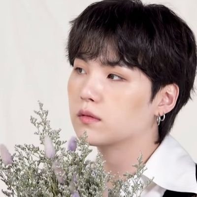 Leo y escribo AU's y fanfics💫
🌸ᥲrmყ 🌸seulbear