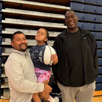 I’m a Father of 3 girls and a step-son. ❤️ CrossFit. love the game of 🏀 ⁉️check out his Hudl profile⁉️ https://t.co/Bk0E1Zpiwm