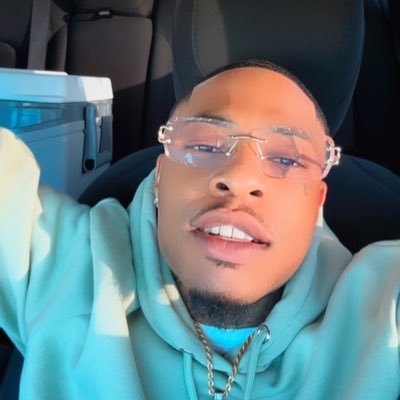 I pull both genders.. bitch Ima RAW😈💦🐐 #BestOfBothWorlds🤷♂️