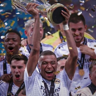 متابع شغوف للدوري الإنجليزي الممتاز ⚽️، أنقل الأهداف والأخبار الهامة، وأقدم تحليلات بسيطة للمباريات بشكل دوري لجمهور عشاق البريميرليغ 🔍.