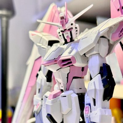📍📍📍
ガンダム文化が大好きで、ガンダムの全体的なデザインに夢中です。 ガンダムとその背後にある物語をより多くの人に広めることに力を入れ、一部のコレクションがあり、ガンダム好きのプレイヤーが一緒に共有できる😁😁