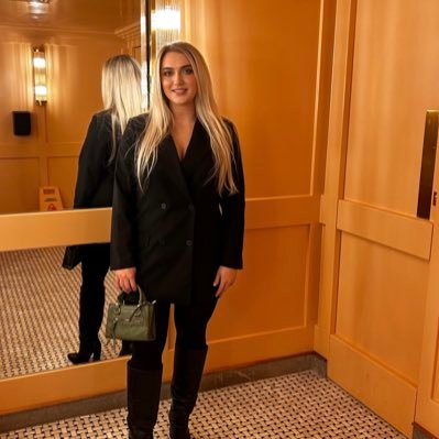 holliewarby's profile picture. 🐦‍🔥 ♈️ 🐦‍🔥