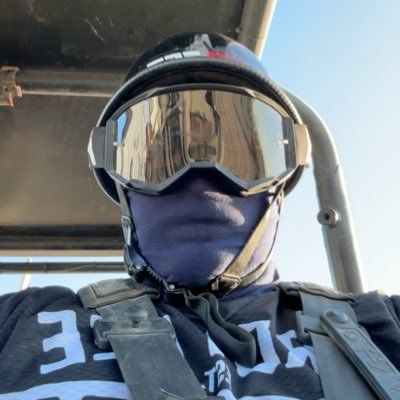 iHazrd_'s profile picture. ig: @iHazrd 🧙🏽 💙🤍💛/❤️💙❤️💙