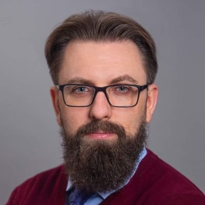 Komentuję rzeczywistość z perspektywy człowieka, który wierzy, że państwo powinno mniej, a ludzie więcej – z szacunkiem do siebie i innych.