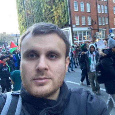 daveteymouri's profile picture. 🇬🇧 🇮🇷                                                                  Free Palestine