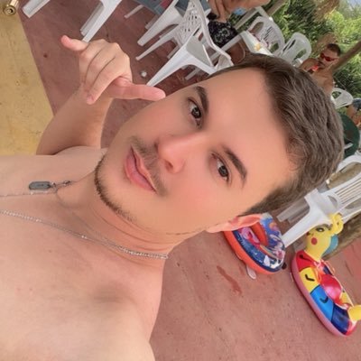 Prazer, eu sou um cara cheio de defeitos. https://t.co/N9x1YMxqHA