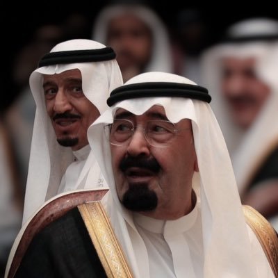لعلّي أبقى جميلًا في قلبك اذا رحلت، ولعلك تذكرني فجأةً ثم تبتسم.