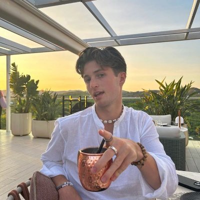 #OCTH #𝙾͟𝚄͟𝙰͟𝚃͟𝚒͟𝙷͟𝙻͟𝚆
the singer from tony music