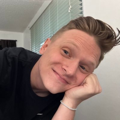 taayyyllloor_'s profile picture. I like computers, my cat, music, and boys. And yes, in that order.