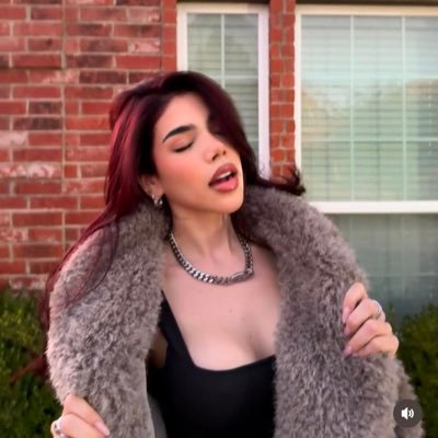 blisslivos's profile picture. 