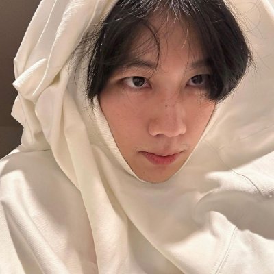 war19940623's profile picture. 