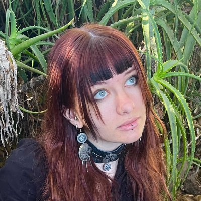 greeninenvy's profile picture. fantasy nerd
⚙️steampunk⚙️