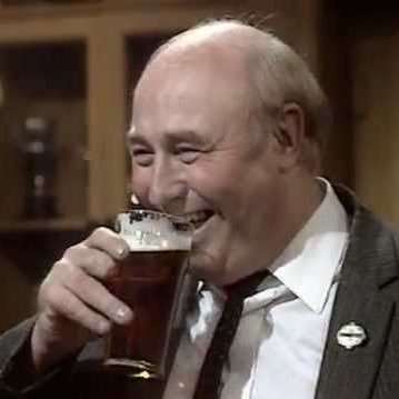 West Ham ,Green Badge ,Old school Londoner , Poker player. Whisky drinker.And trying not to get banned again from Twitter for speaking my mind.#freespeach