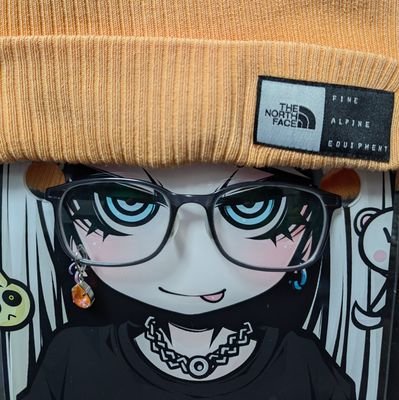 名古屋の民。メガネのレンズからなんかぶら下がってるおじさん。
2013年6月よりカメラ活動してます。
メインのタグは #むく撮 #むく景
コスプレ、アニクラ、風景を撮るのが好き。昔使ってたタグ #玩是無景 日常垢→muku_zm