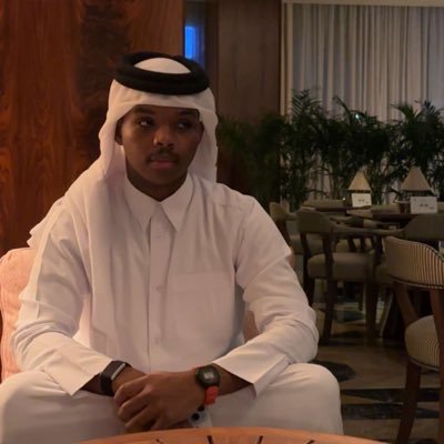 بين القبور ضلع من روحي