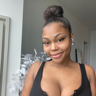 OLAMIDE28935's profile picture. 