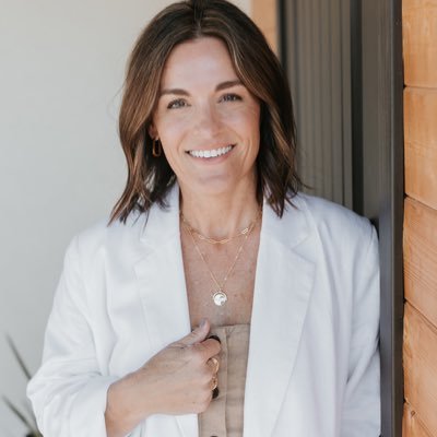 Jen__Conley's profile picture. Creative Brand Strategist | Helping brands shine IG➡️@socially_nowandjen