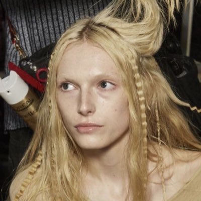 marshalssoup's profile picture. @sydanthus , tweeting from American Girl Honeycrisp Hill Horse Stable Set for 18" Dolls