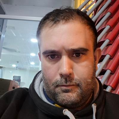 apasionado de la música, estudiante de trombon en el cpm carlos ros guadix, viviendo el presente sin pensar mucho en el pasado