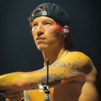 flightless grøis |-/ (@flightlessgrois) 's Twitter Profile