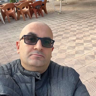 KarimEm27819321's profile picture. 