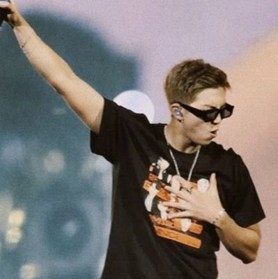 amorajhp's profile picture. só o kim namjoon pode me julgar ♡ | army⁷ | fã de diversos artistas but bts my priority ෆ