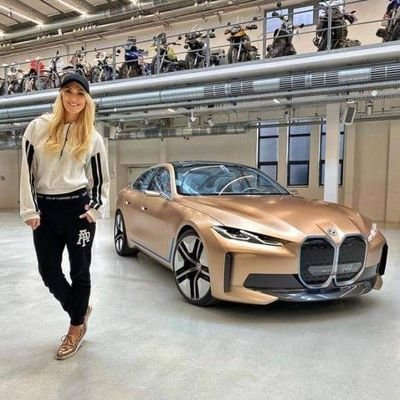 I'm a caring and honest lady millionaire I comes from a wealthy family I came here to help the poor