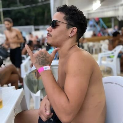 Novinho versátil , dotado de 🍑🍆. Disponível para collabs e atendimentos.
21 98203-4670