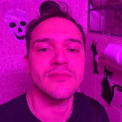 pedro212h's profile picture. born to be alive